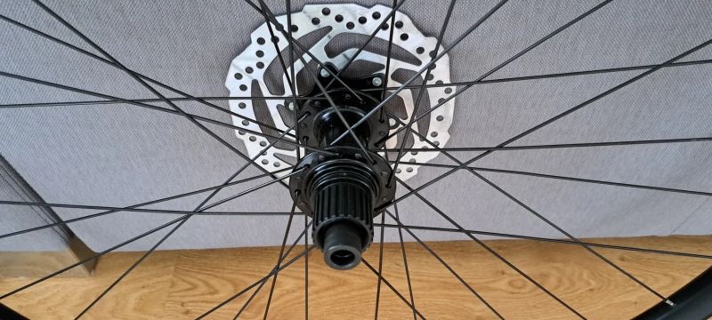 Nová - nejetá kola MTB / 29 ořech Micro spline 12 + brzdové kotouče