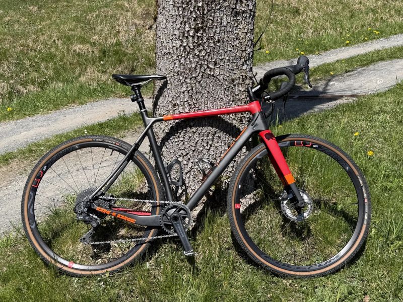 On-One Space Chicken carbonový gravel, vel.L, Super stav