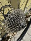 Prodám zapletená kola Giant PR-2 – 700C, kotouče, kazeta, pláště (kompletní set)