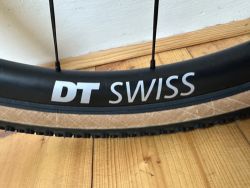 DT Swiss G1800 25 Gravel zapletená kola 