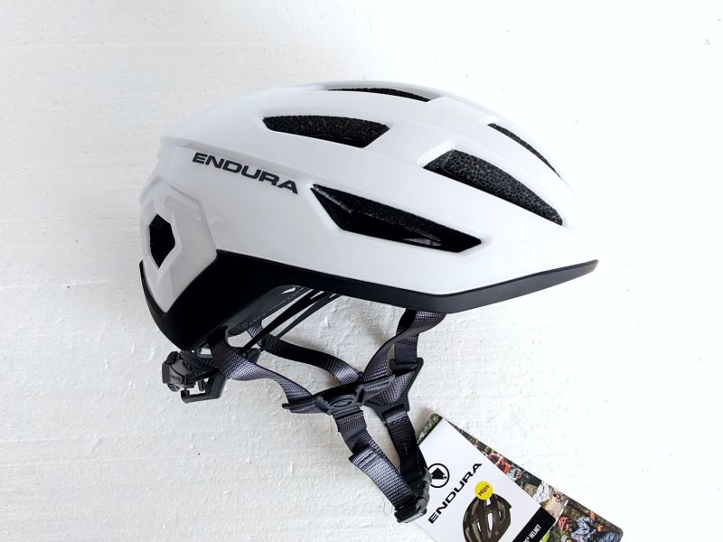 Endura Xtract MIPS white. Velikost M/L 55-59cm