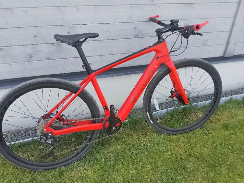 Lehky karbon gravel damske M