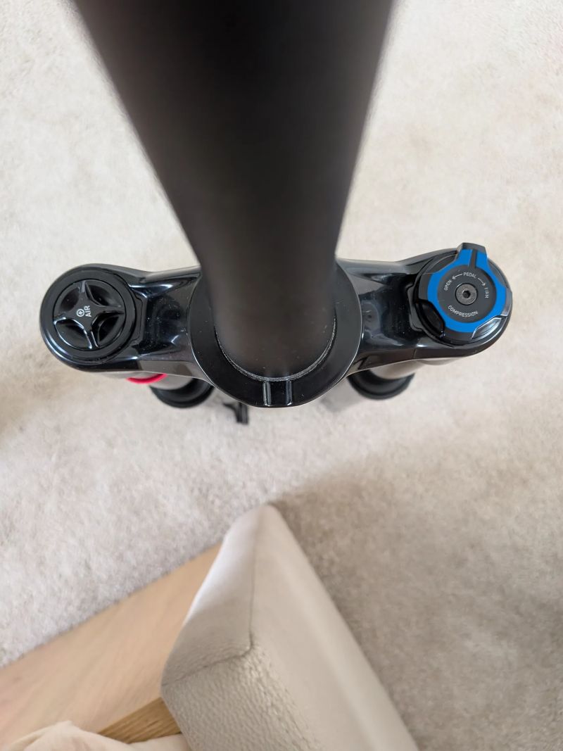 PRODÁM: RockShox Psylo Gold RC – ÚPLNĚ NOVÁ 29 140mm