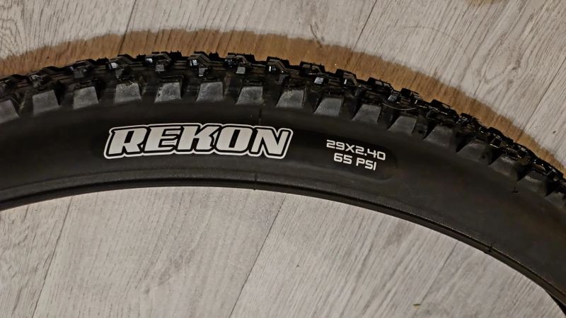 Maxxis Rekon 2,4" drát