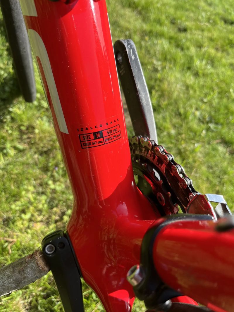 Focus Izalco Race