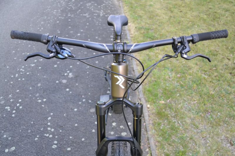 Radon Slide Trail 8.0 Carbon (XL) zdvihy 150/150 mm