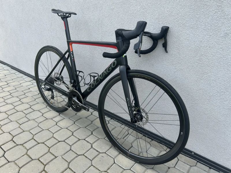 Colnago V3Rs - SRAM Red eTap, Campagnolo Bora Ultra WTO 33, minimálně jeté, 6,6kg