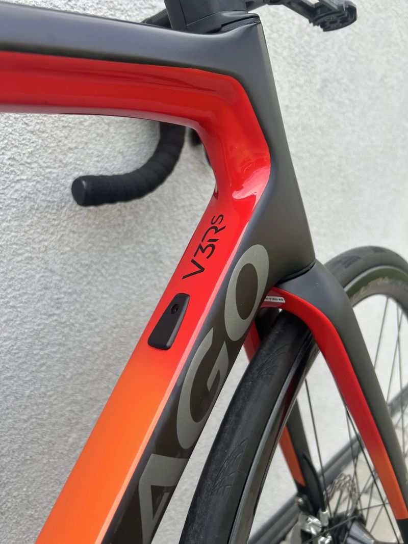 Colnago V3Rs - SRAM Red eTap, Campagnolo Bora Ultra WTO 33, minimálně jeté, 6,6kg