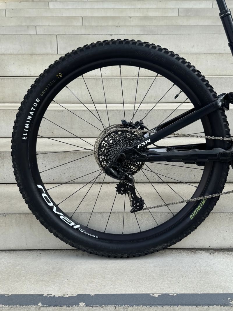 Specialized Turbo Levo, velikost M, 29“
