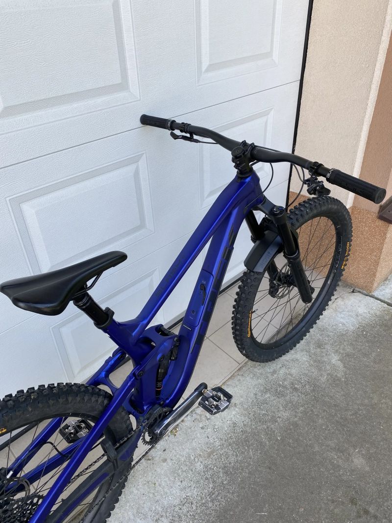 Trek Slash 8