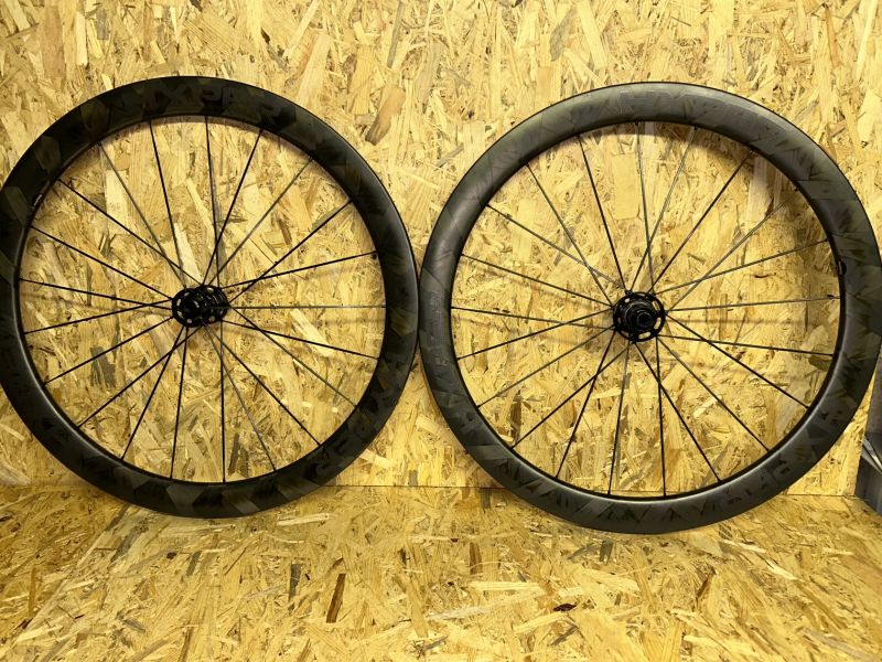 Kola Hyper 50mm keramická ložiska.ořech Shimano i SRAM