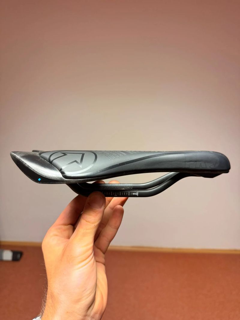 Sedlo PRO Aerofuel-karbon