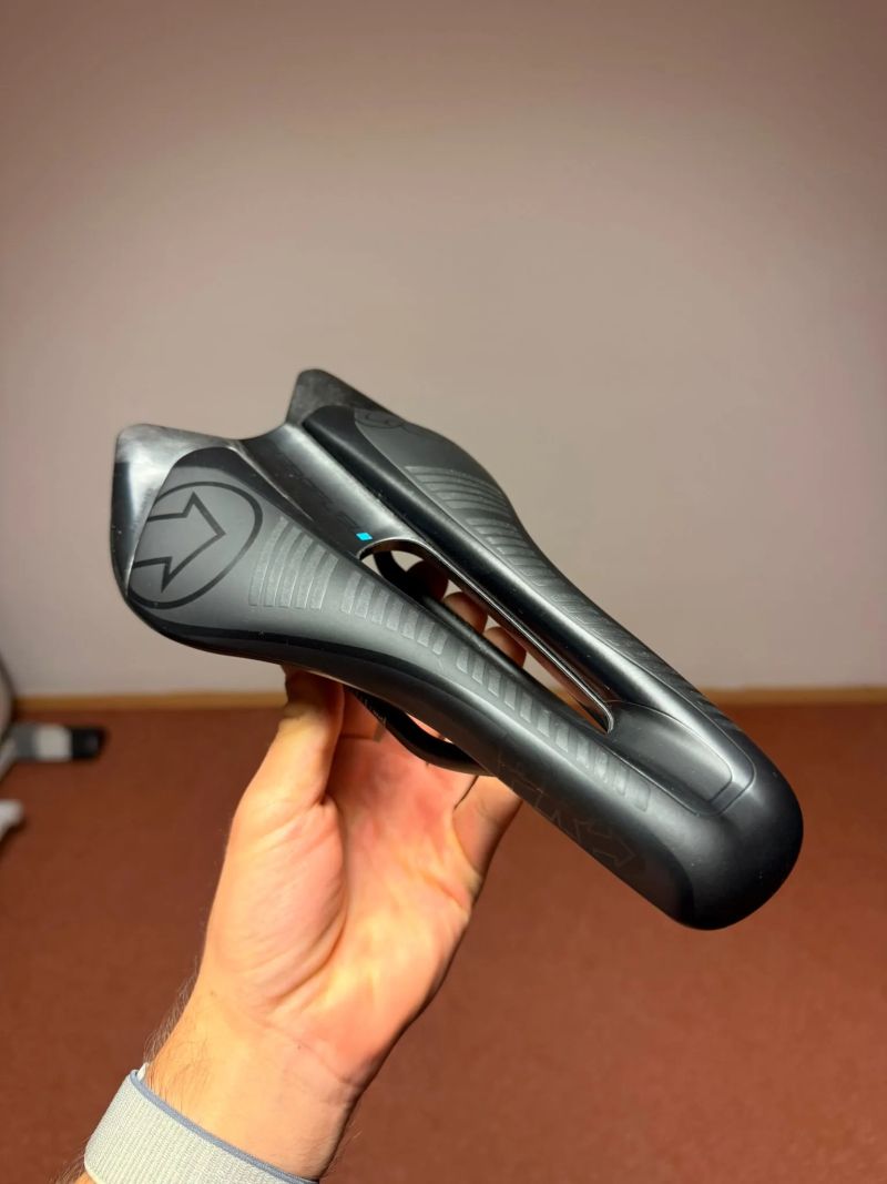 Sedlo PRO Aerofuel-karbon