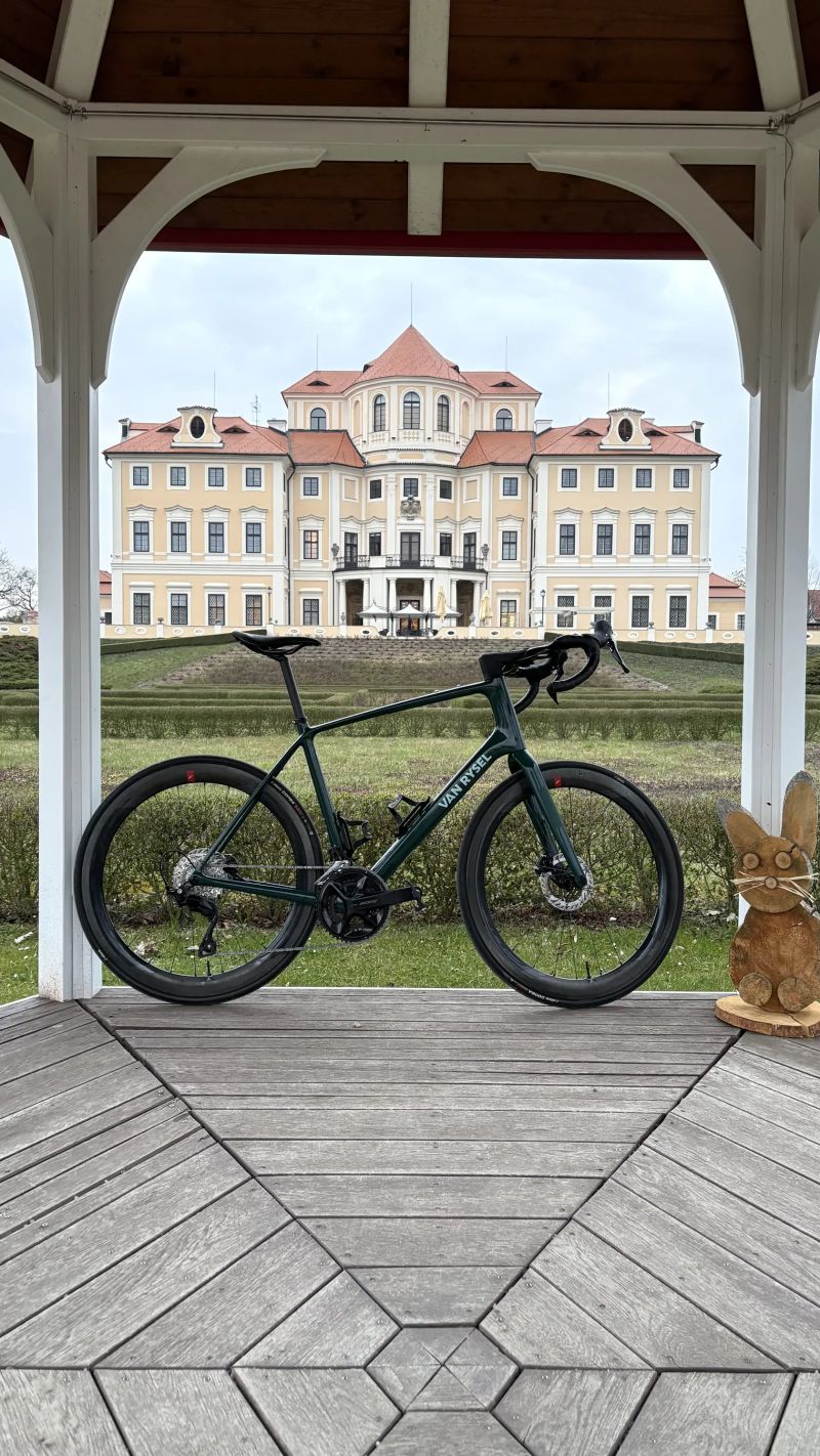 Van Rysel EDR CF (vel. XL) v záruce + TOP aero upgrady Fulcrum & 3T