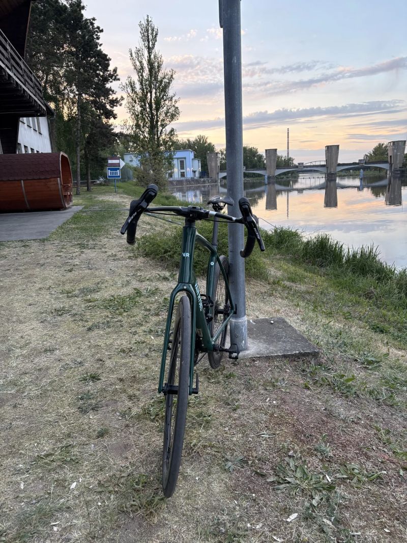 Van Rysel EDR CF (vel. XL) v záruce + TOP aero upgrady Fulcrum & 3T