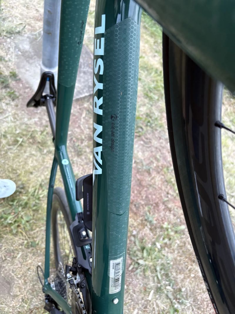 Van Rysel EDR CF (vel. XL) v záruce + TOP aero upgrady Fulcrum & 3T