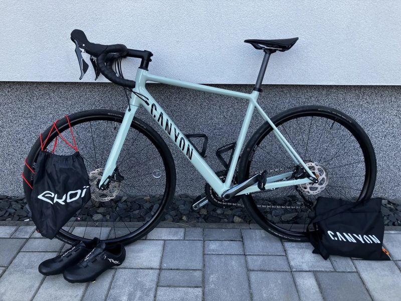 Téměř nový Canyon Endurace 6 - najeto 500 km