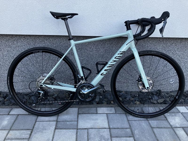 Téměř nový Canyon Endurace 6 - najeto 500 km