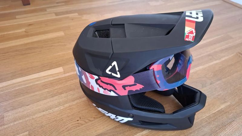 Dětská integrální helma LEATT MTB 1.0 GRAVITY JUNIOR vel. XXS (51-52cm) s brýlemi FOX
