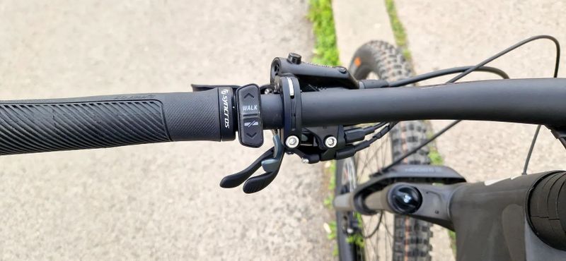 Scott Lumen eRide celoodpružené elektrokolo Zamluveno
