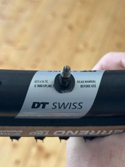 DT Swiss G1800 25 Gravel zapletená kola 