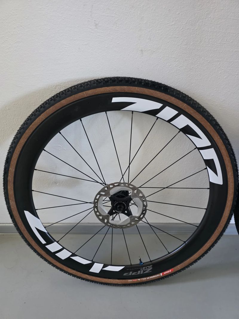 Kola Zipp 303s