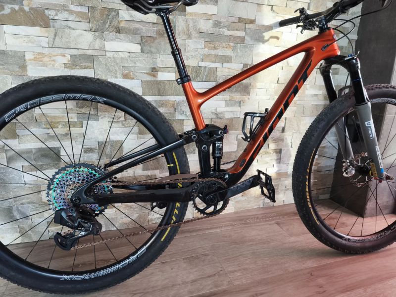Giant Anthem Advanced XX1 AXS váha 10.15kg