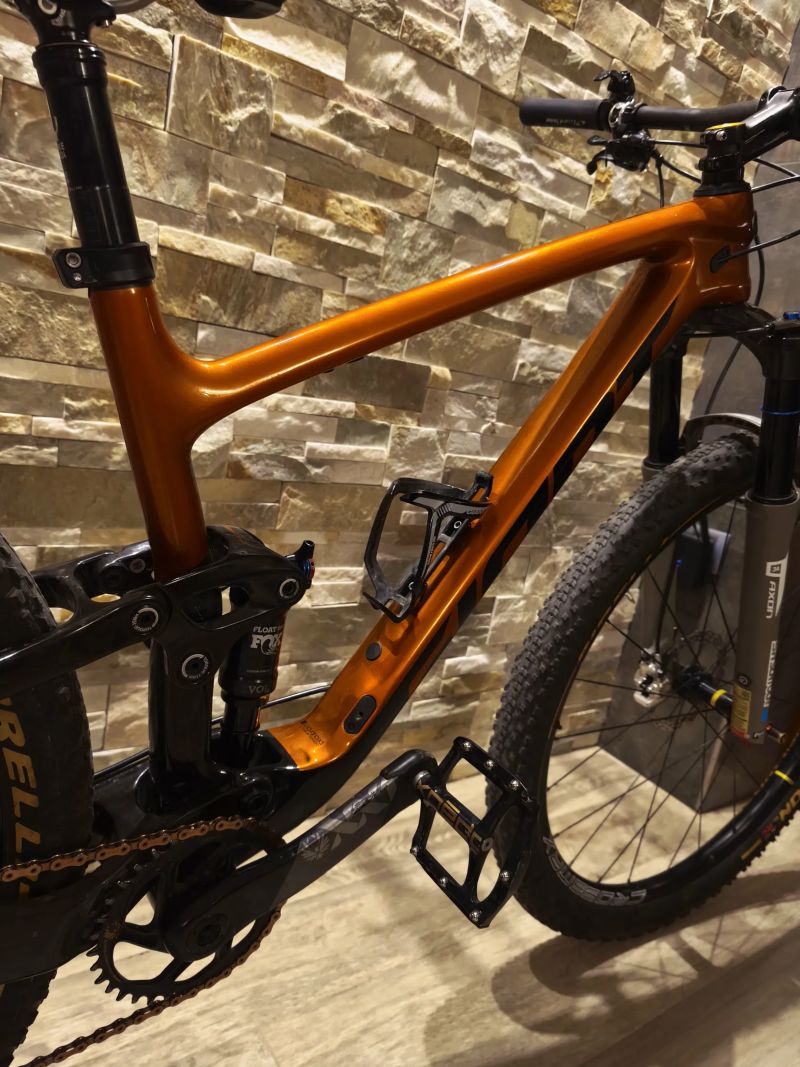 Giant Anthem Advanced XX1 AXS váha 10.15kg