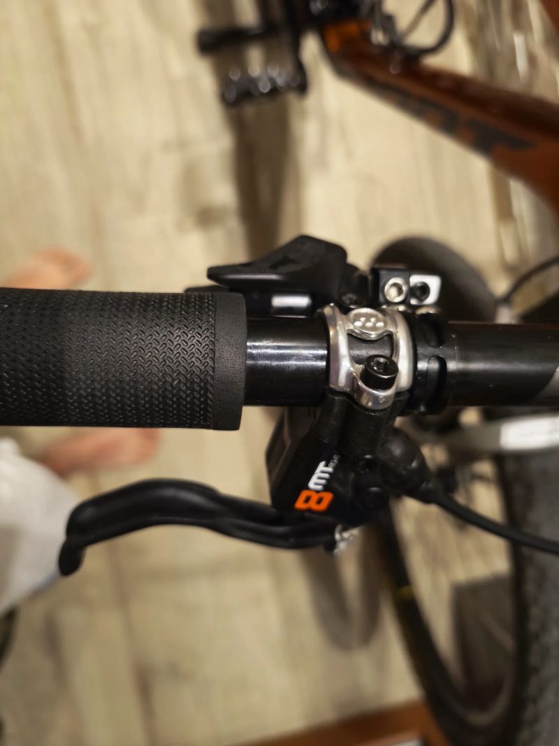 Giant Anthem Advanced XX1 AXS váha 10.15kg