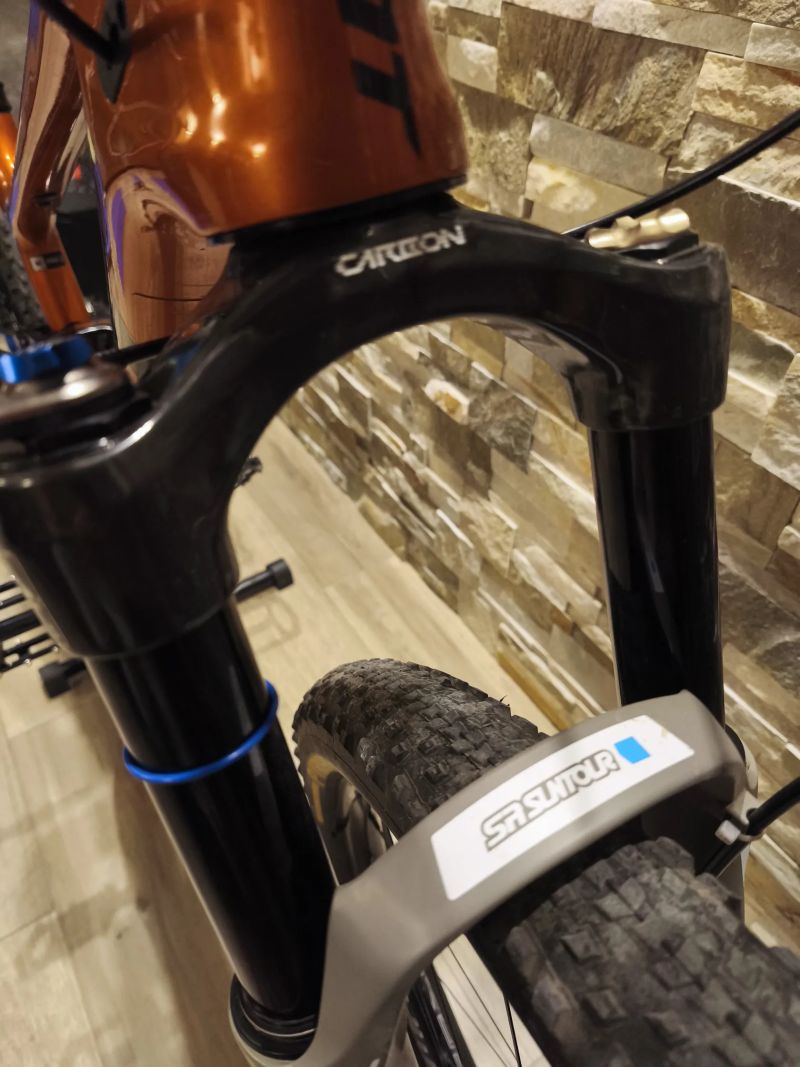 Giant Anthem Advanced XX1 AXS váha 10.15kg