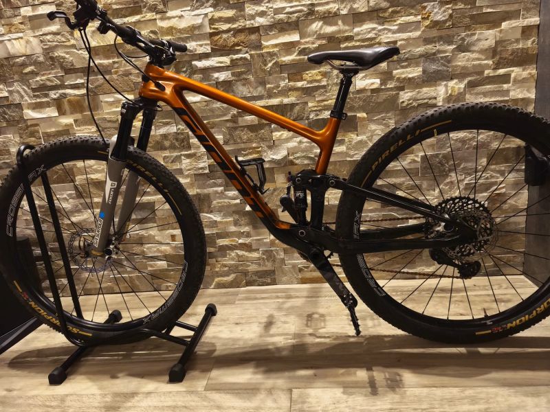 Giant Anthem Advanced XX1 AXS váha 10.15kg
