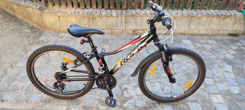 Rock Machine Surge 24