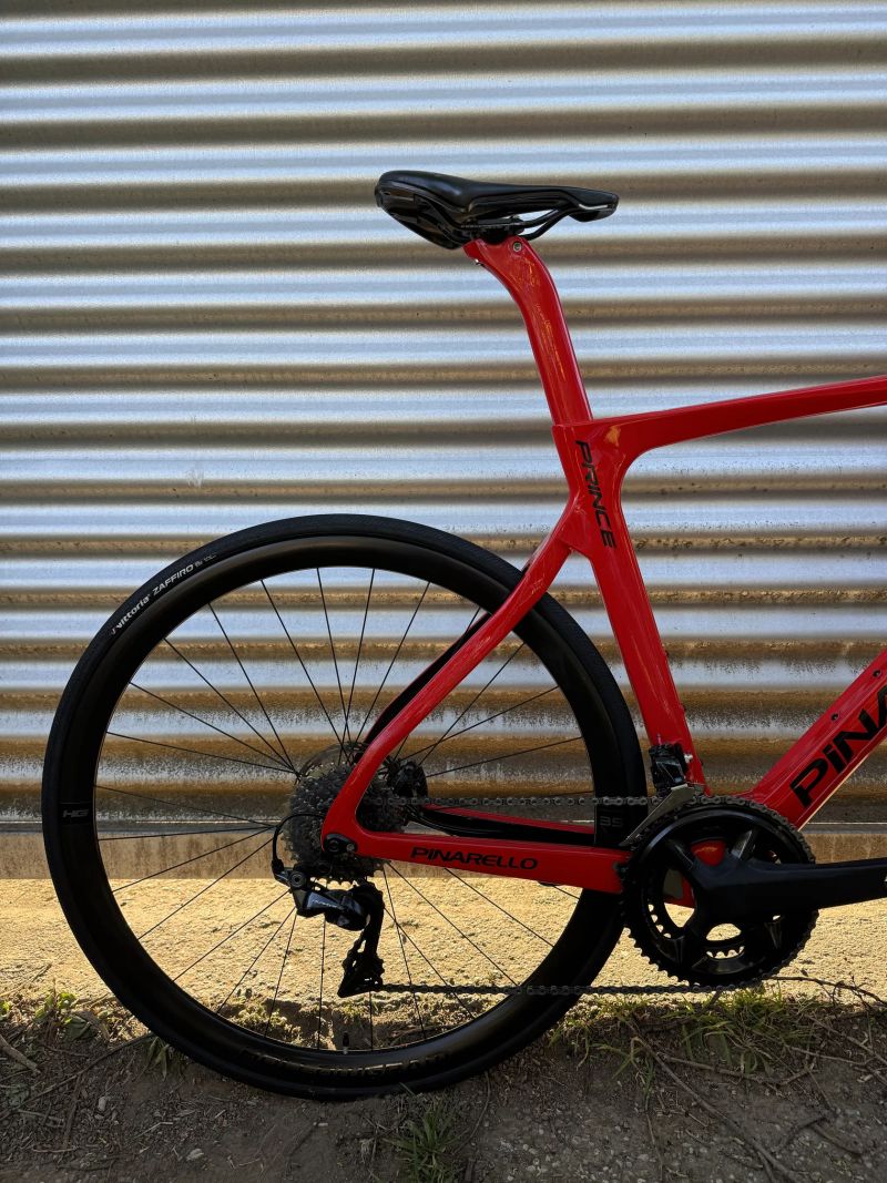 Pinarello Prince - DURA-ACE, WATTMETR, KARBONOVÉ RÁFKY