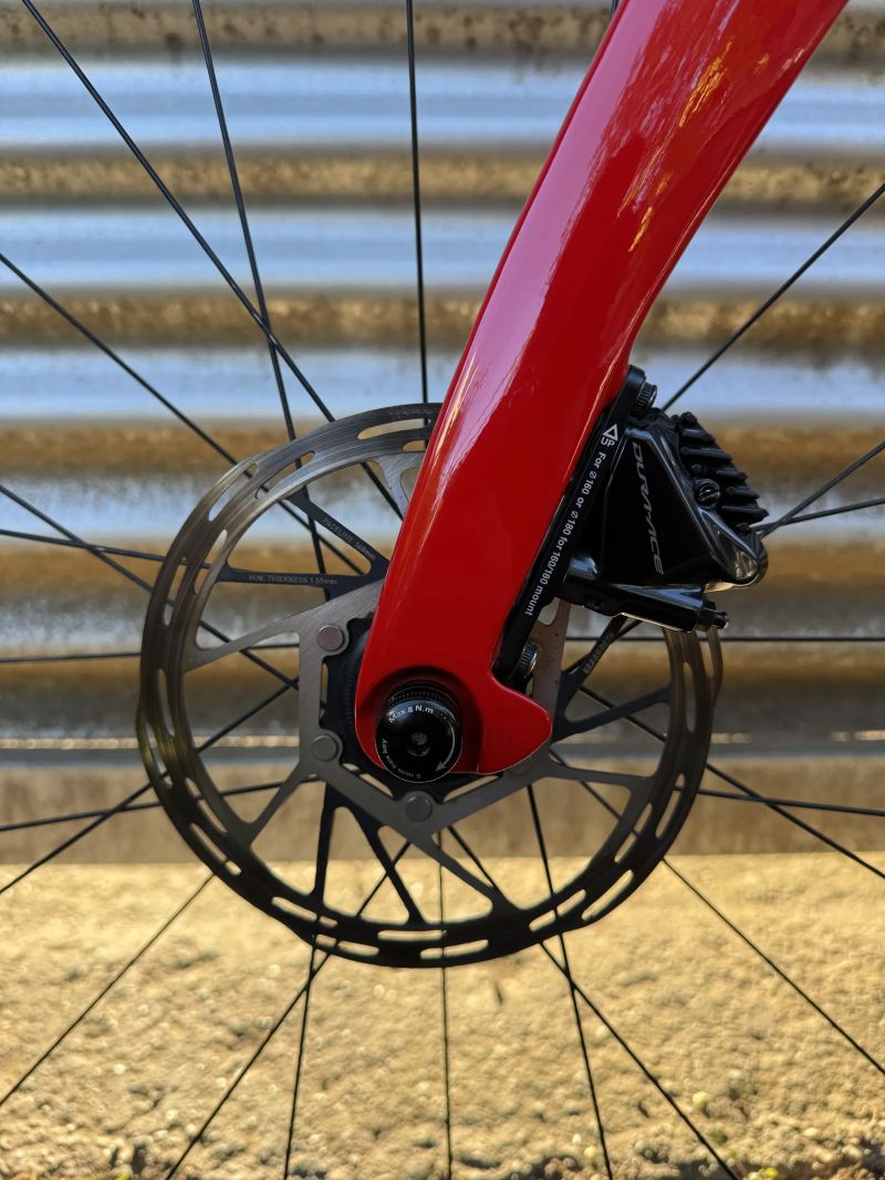 Pinarello Prince - DURA-ACE, WATTMETR, KARBONOVÉ RÁFKY