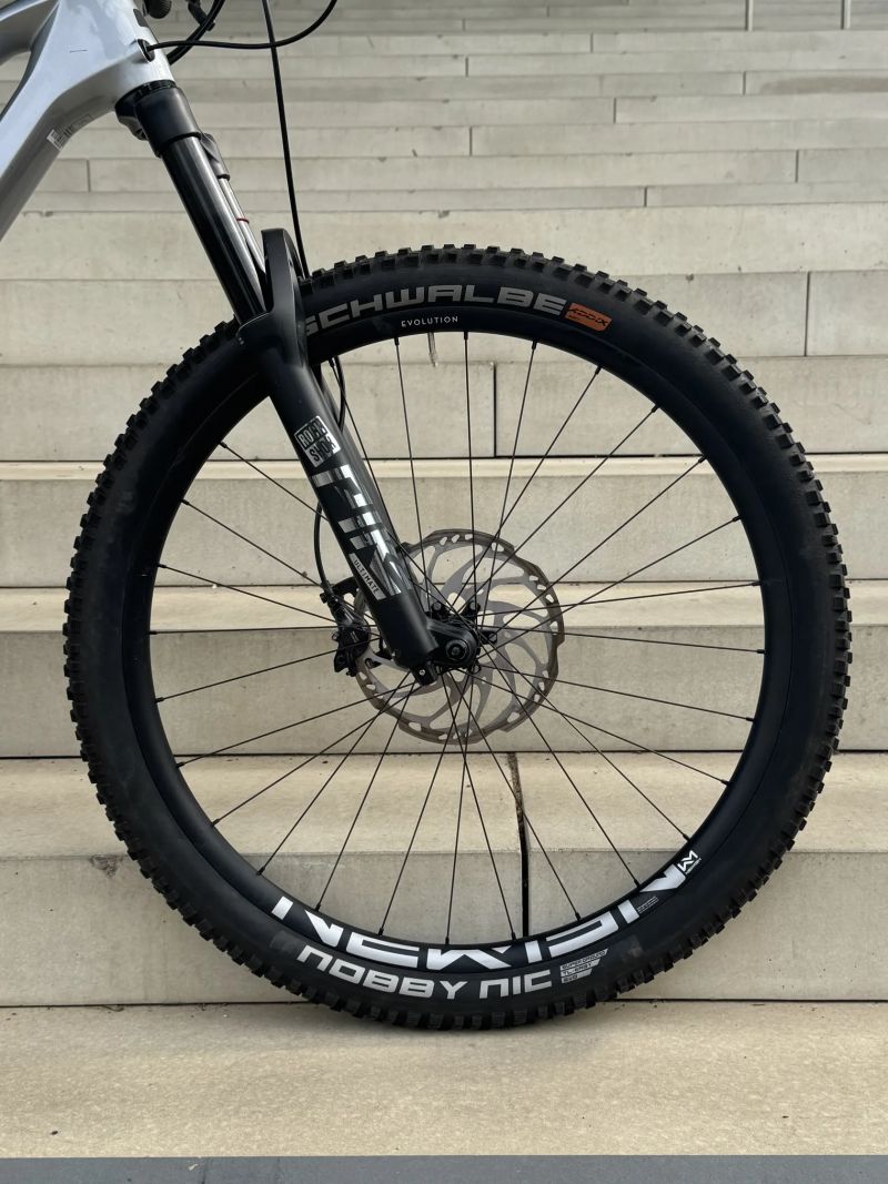 Cube Stereo 140 SL RACE, 27.5",Velikost M Karbon