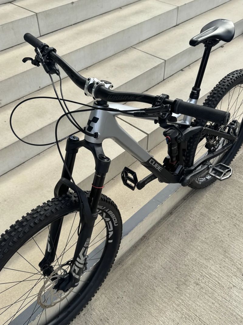 Cube Stereo 140 SL RACE, 27.5",Velikost M Karbon