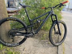 Enduro / trailové karbonové kolo na Shimano XT, Rock Shox Zeb 180mm