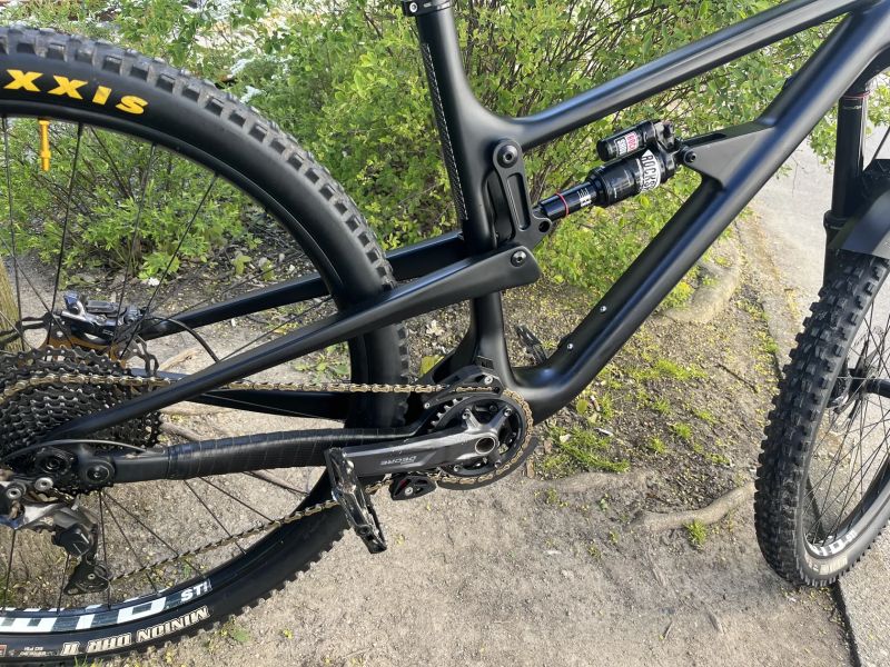 Enduro / trailové karbonové kolo na Shimano XT, Rock Shox Zeb 180mm