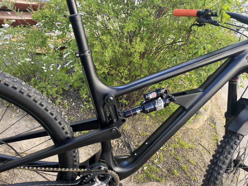 Enduro / trailové karbonové kolo na Shimano XT, Rock Shox Zeb 180mm