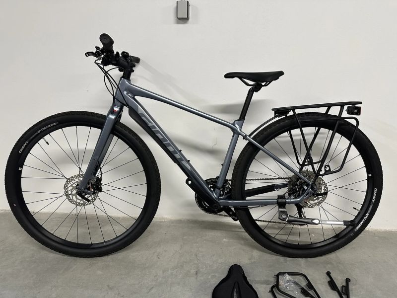 Giant ToughRoad SLR 1, téměř nejetý, expediční 
