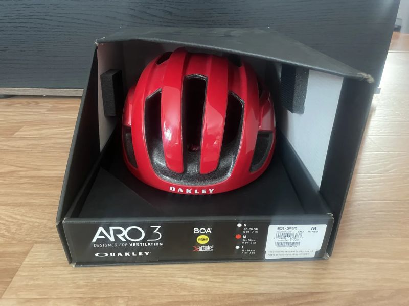 Cyklistická přilba OAKLEY