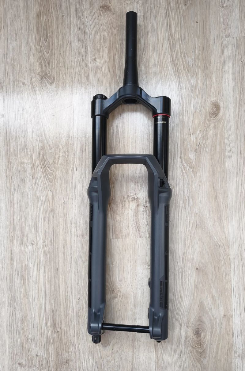 Rock Shox ZEB Ultimate šedá A3 , Charger 3.1 , 170mm , offset 44mm , 27.5´