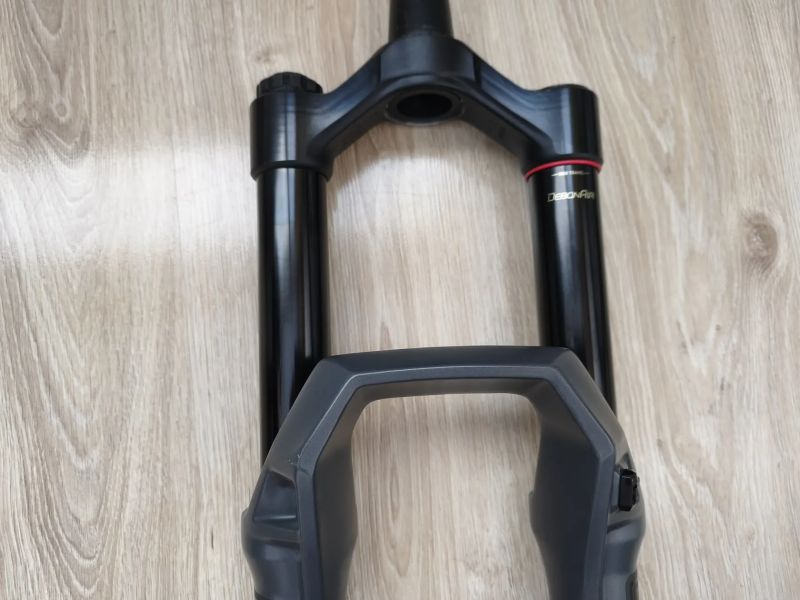 Rock Shox ZEB Ultimate šedá A3 , Charger 3.1 , 170mm , offset 44mm , 27.5´