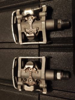Pedály Shimano PD-M324