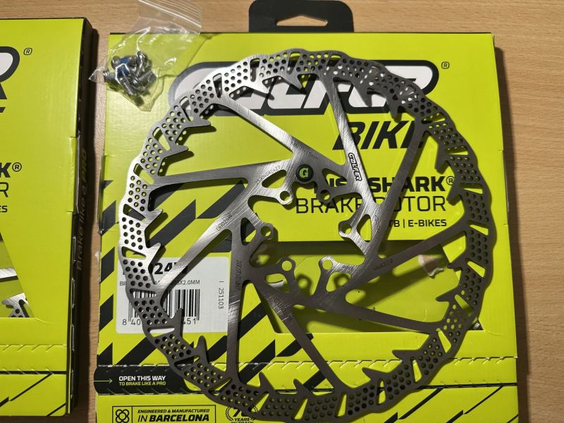 2ks Galfer Shark 203mm, 6 děr, 2mm brzdový kotouč NOVÉ