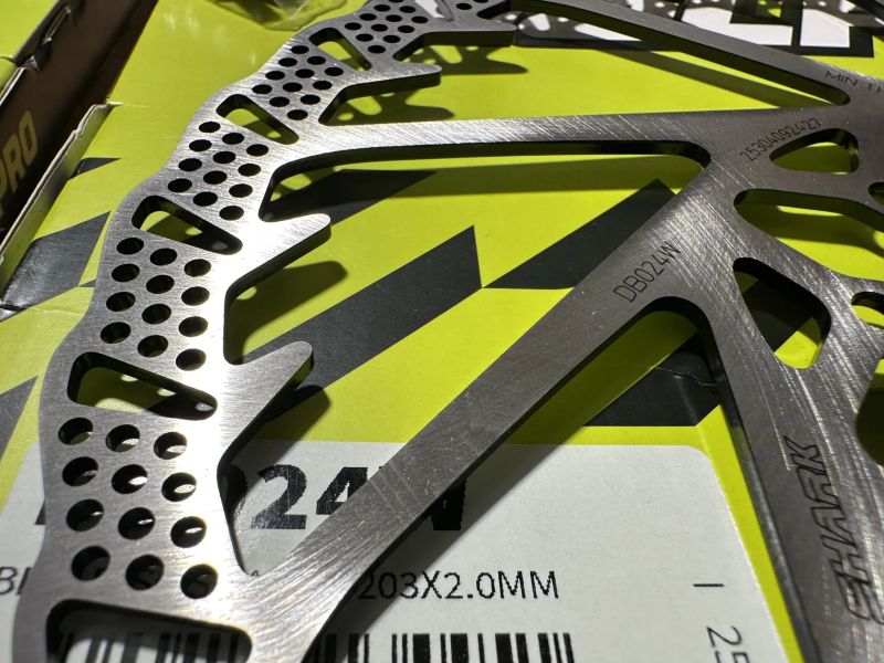 2ks Galfer Shark 203mm, 6 děr, 2mm brzdový kotouč NOVÉ
