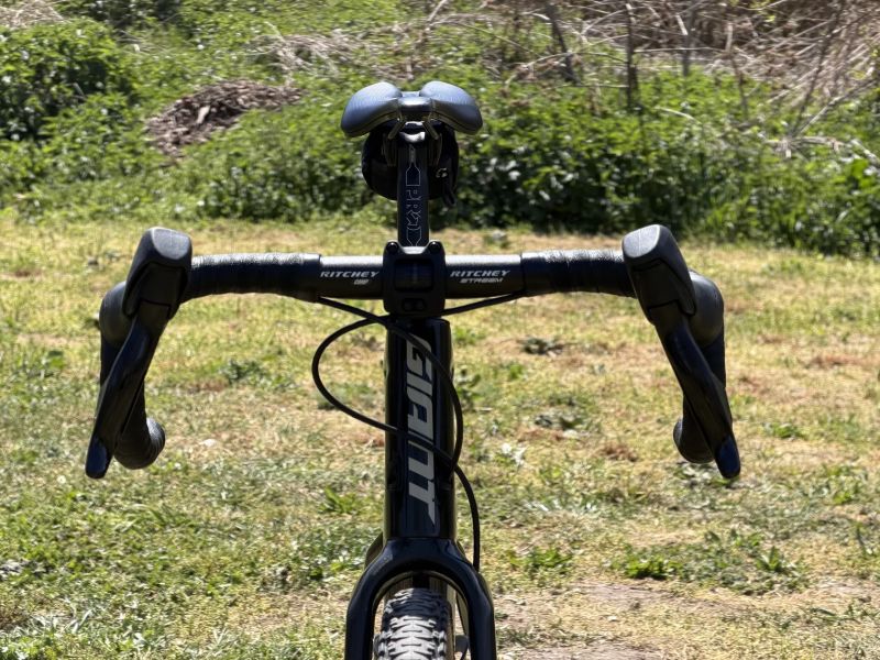 Gravel - Giant Revolt - Sram Rival eTap - Custom