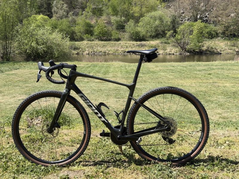 Gravel - Giant Revolt - Sram Rival eTap - Custom