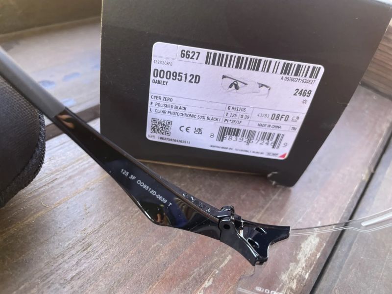 Oakley Cybr Zero Polished Black/Photochromic 