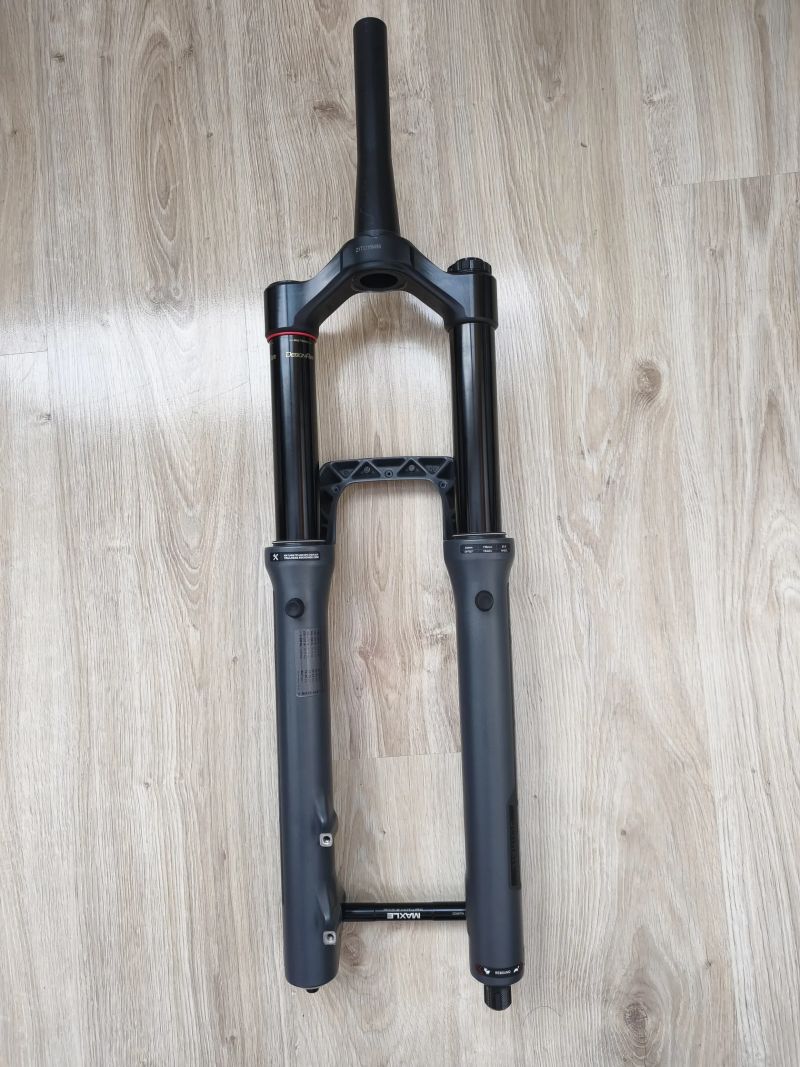 Rock Shox ZEB Ultimate šedá , charger 3.1 , 170mm , buttercups , 27.5´ - ZÁNOVNÍ v záruce